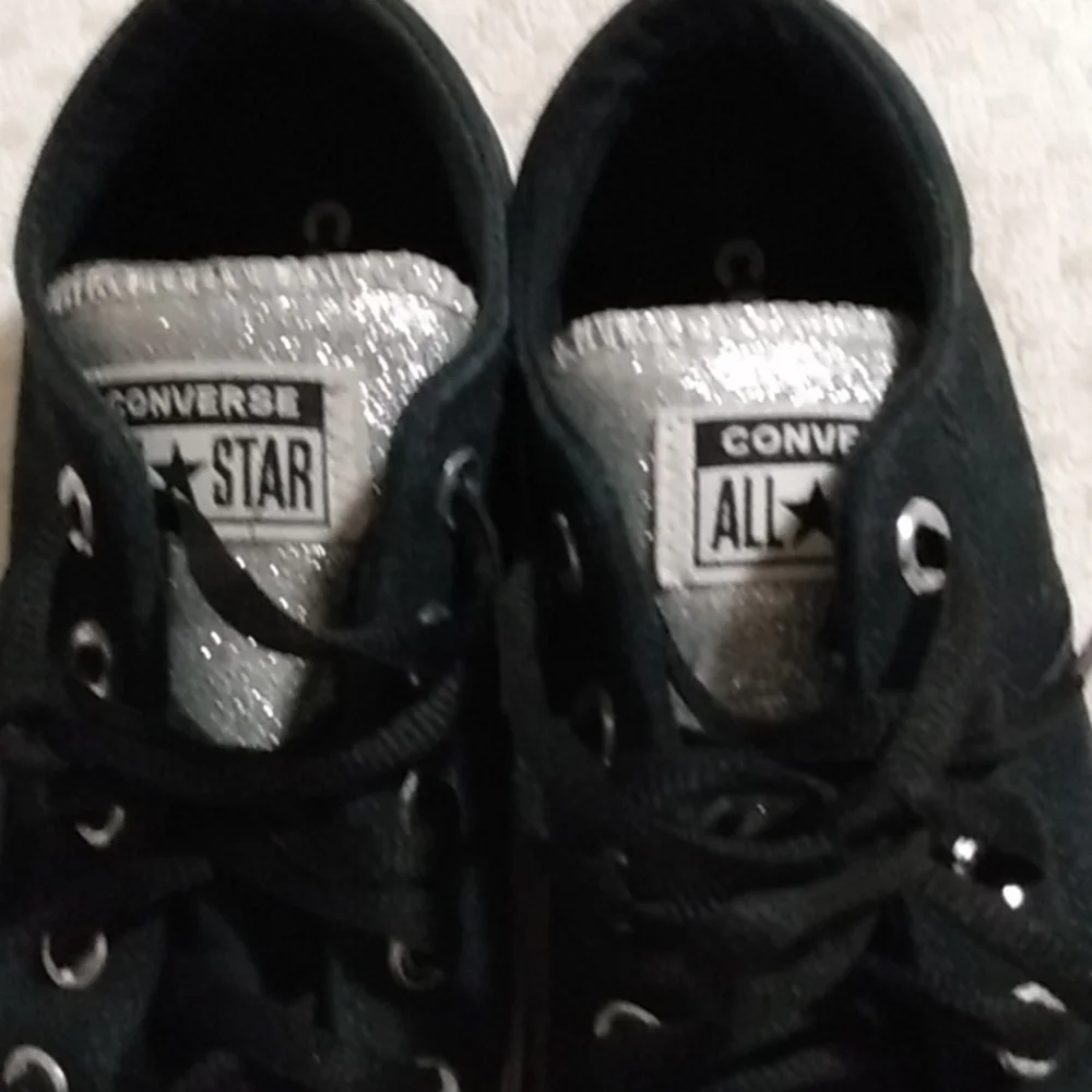 Converse black and silver tennies - Picture 9 of 9